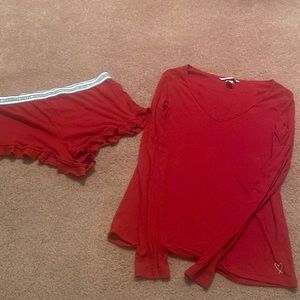 Sexy/ COMFY Victoria secret red long sleeve top w matching shorties pjs ❤️😍💟